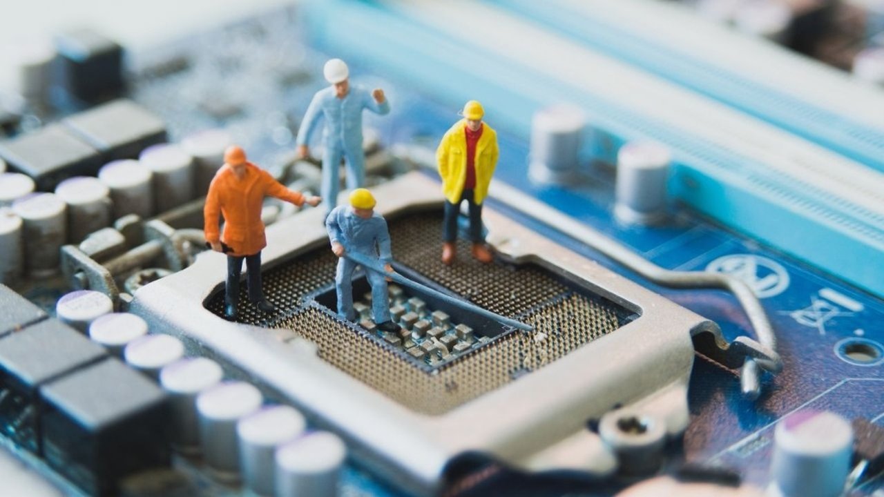 Adversarial AI Agents for Travel Itinerary Verification